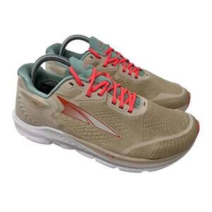 NEW ALTRA women's torin five sneaker in sand